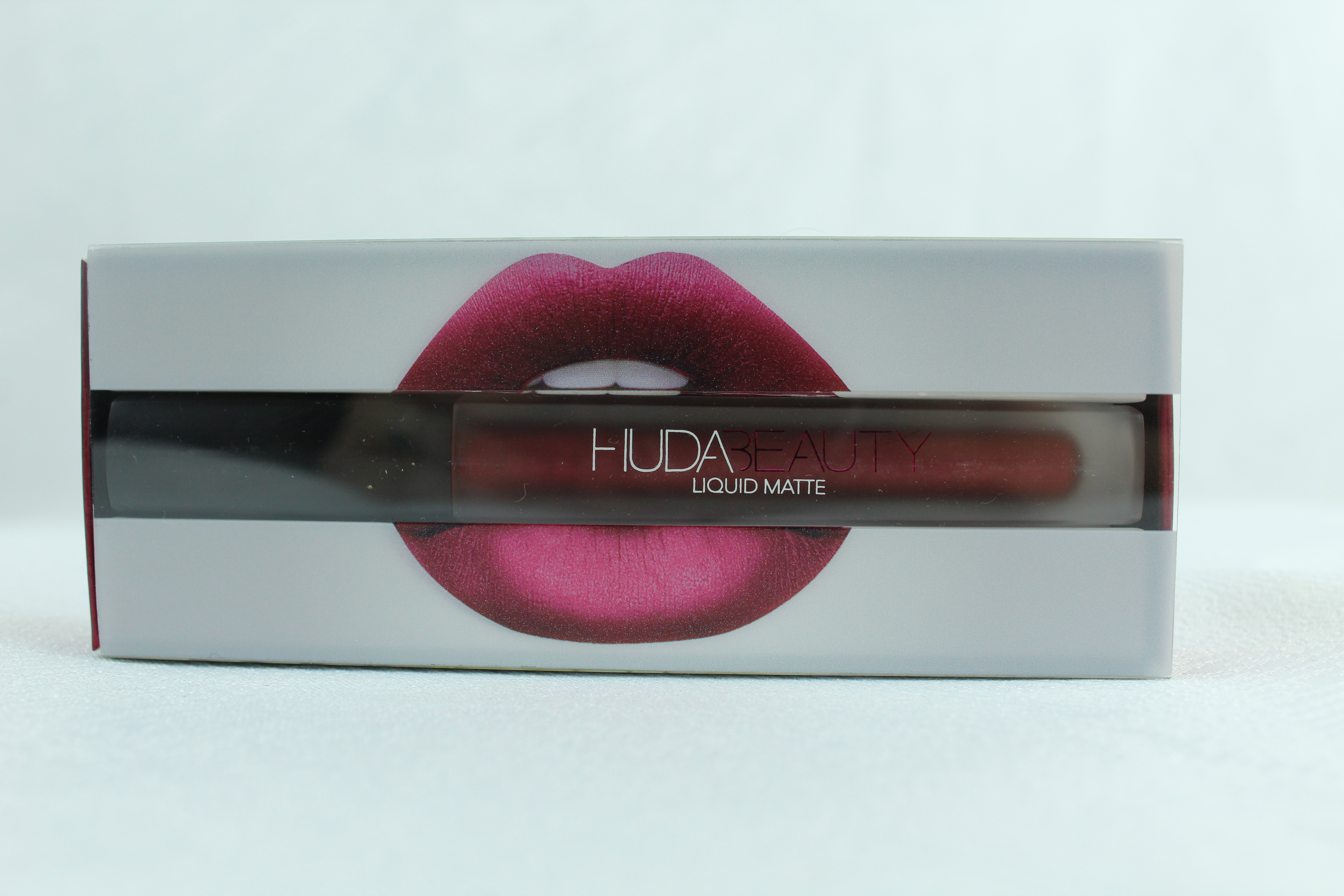 Huda Beauty lipstick Showgirl